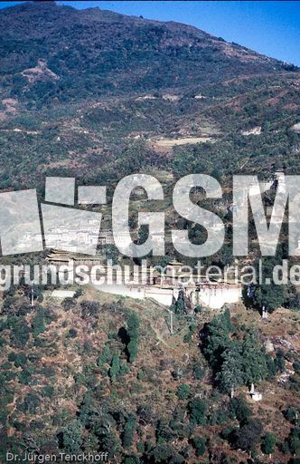 1122_bhutan_1994_dzong in tongsa.jpg